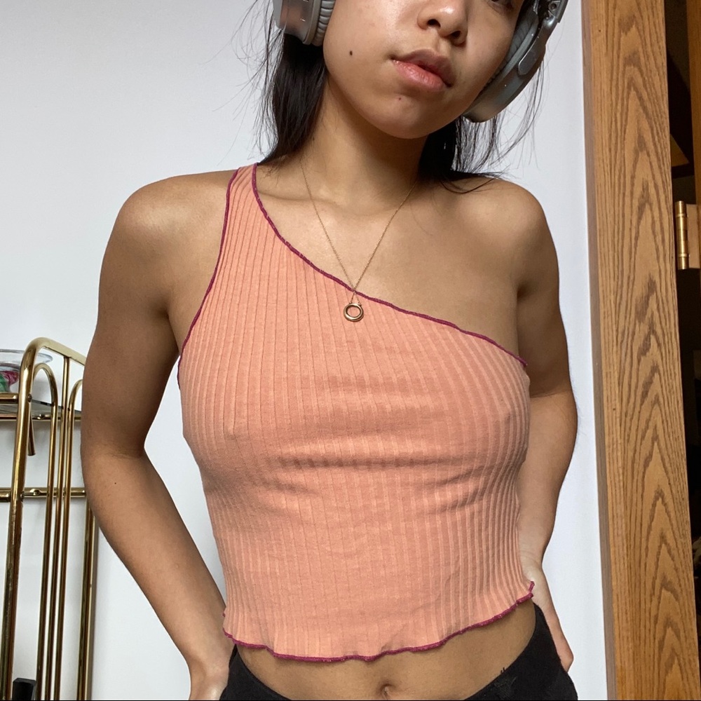 One shoulder ribbed crop top